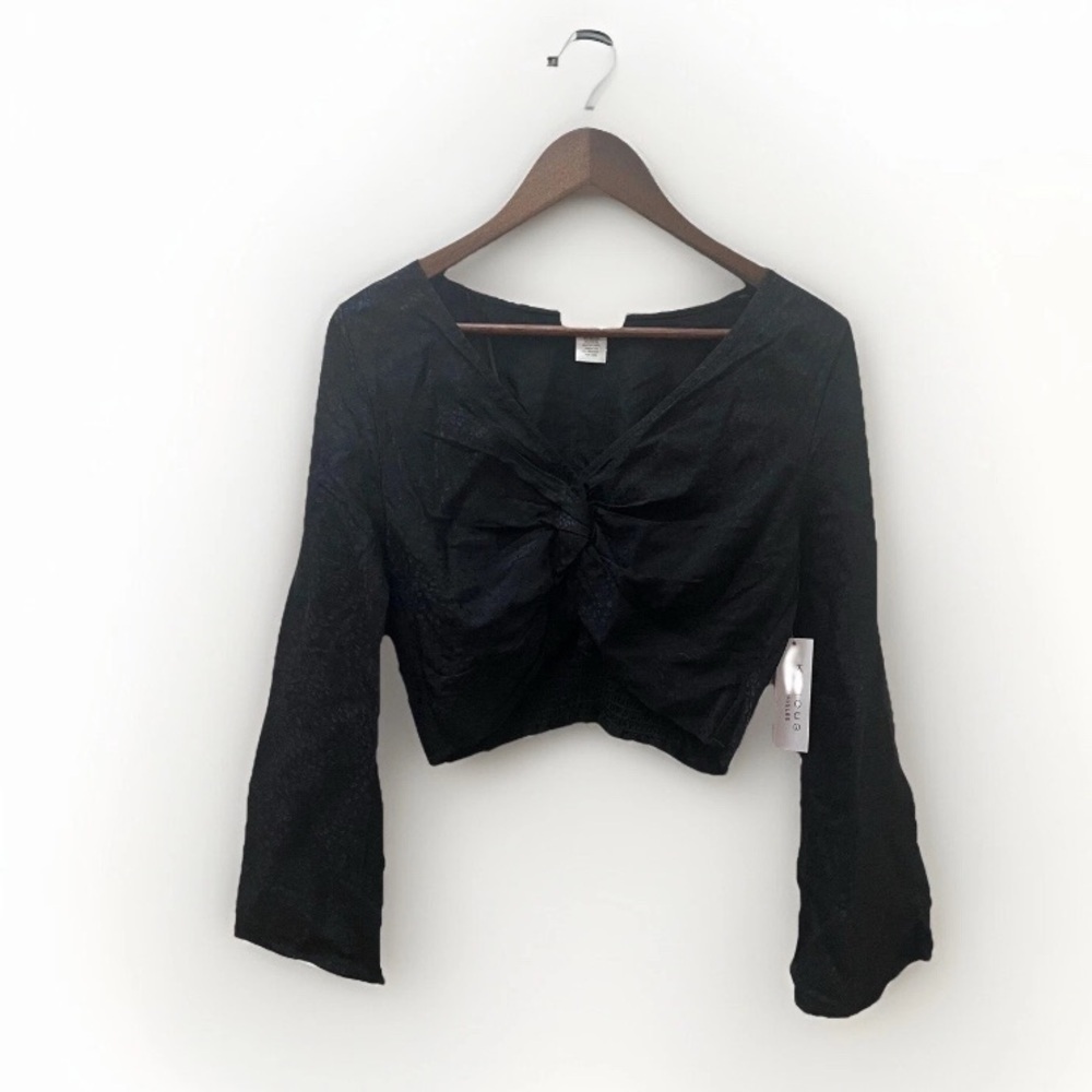 Kirious NWT Women's Bell Sleeve Satin Twist Front Crop Top Blouse Sz 
Medium